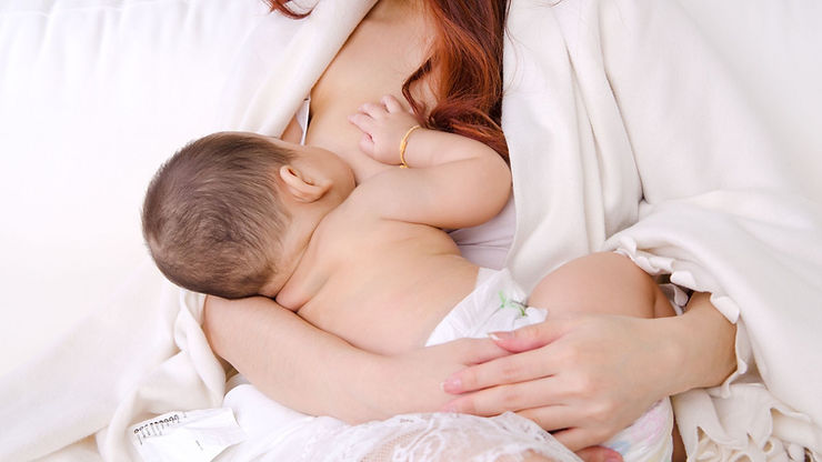 5 Common Breastfeeding Positions