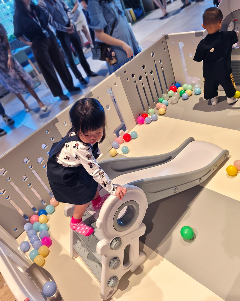 newborn cradles to playful steps a my queen homecoming 1